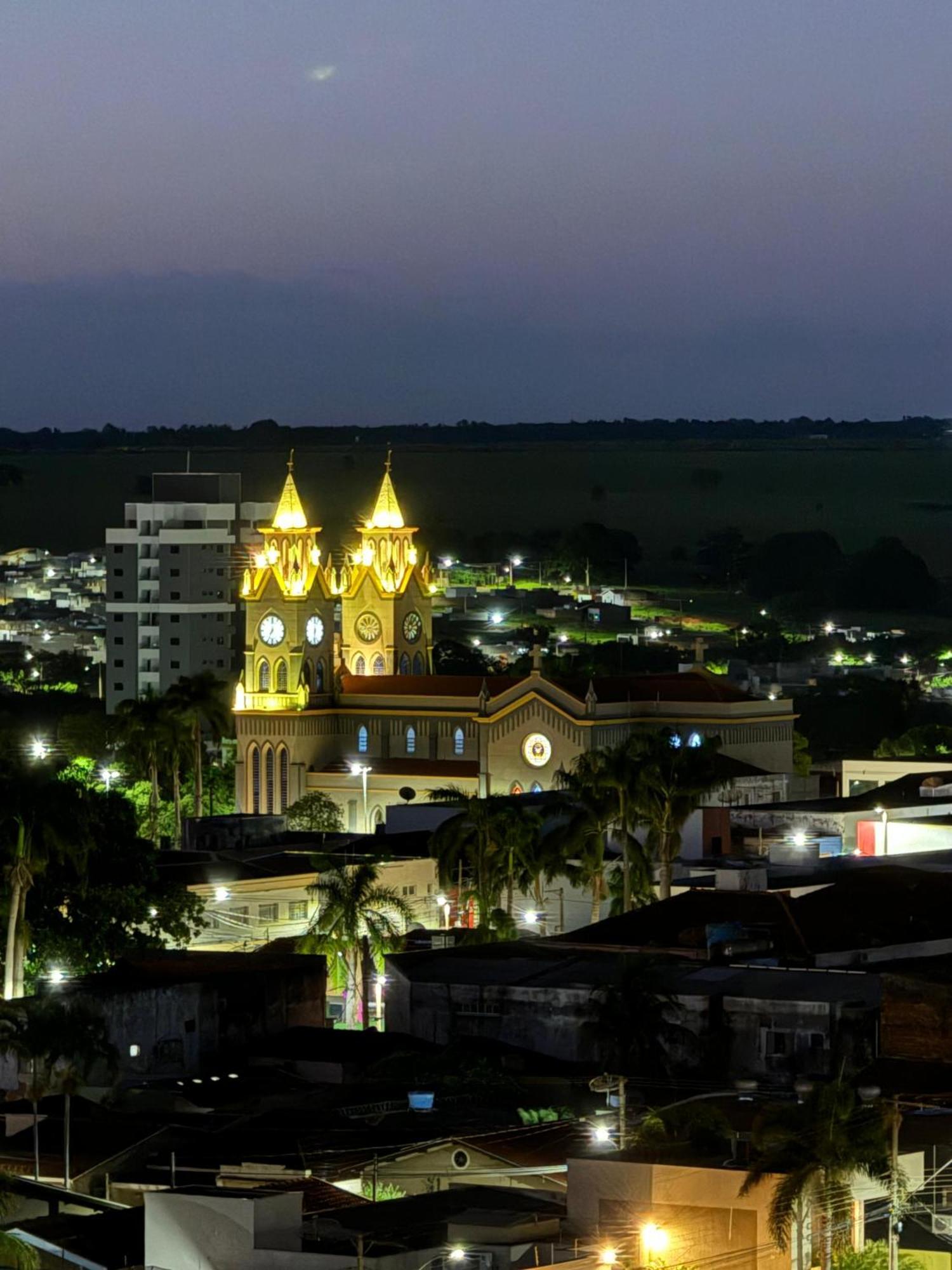 Palace Hotel Tres Poderes Frutal Екстер'єр фото